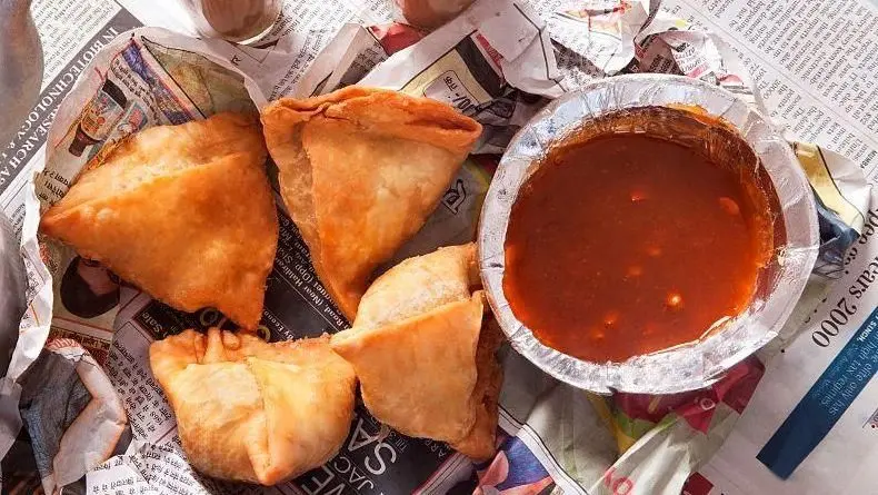 पत्रपत्रिकामा किन राख्नु हुँदैन समोसा, पकौडा लगायतका खानेकुरा